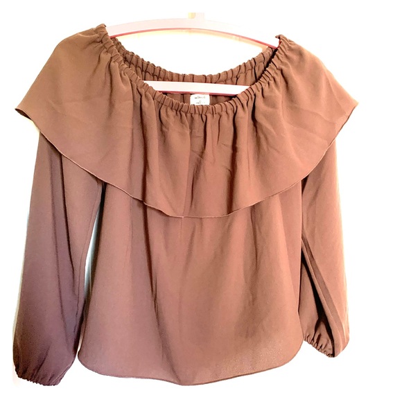 Off the shoulder Wilfred (Aritzia) blouse - Picture 1 of 1